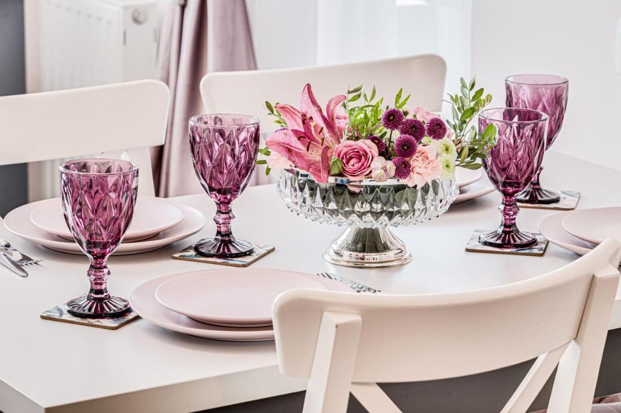 Ari Rose Apartment With Cozy Balcony Αράντ Εξωτερικό φωτογραφία