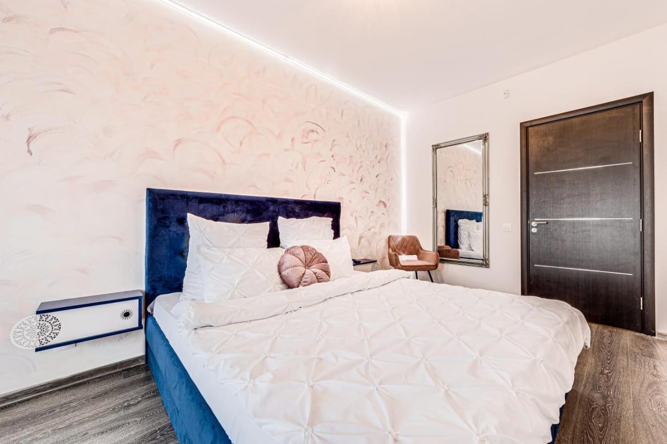 Ari Rose Apartment With Cozy Balcony Αράντ Εξωτερικό φωτογραφία
