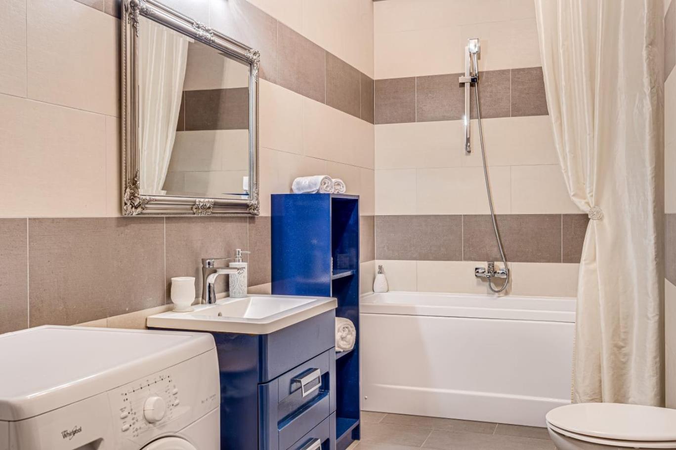 Ari Rose Apartment With Cozy Balcony Αράντ Εξωτερικό φωτογραφία