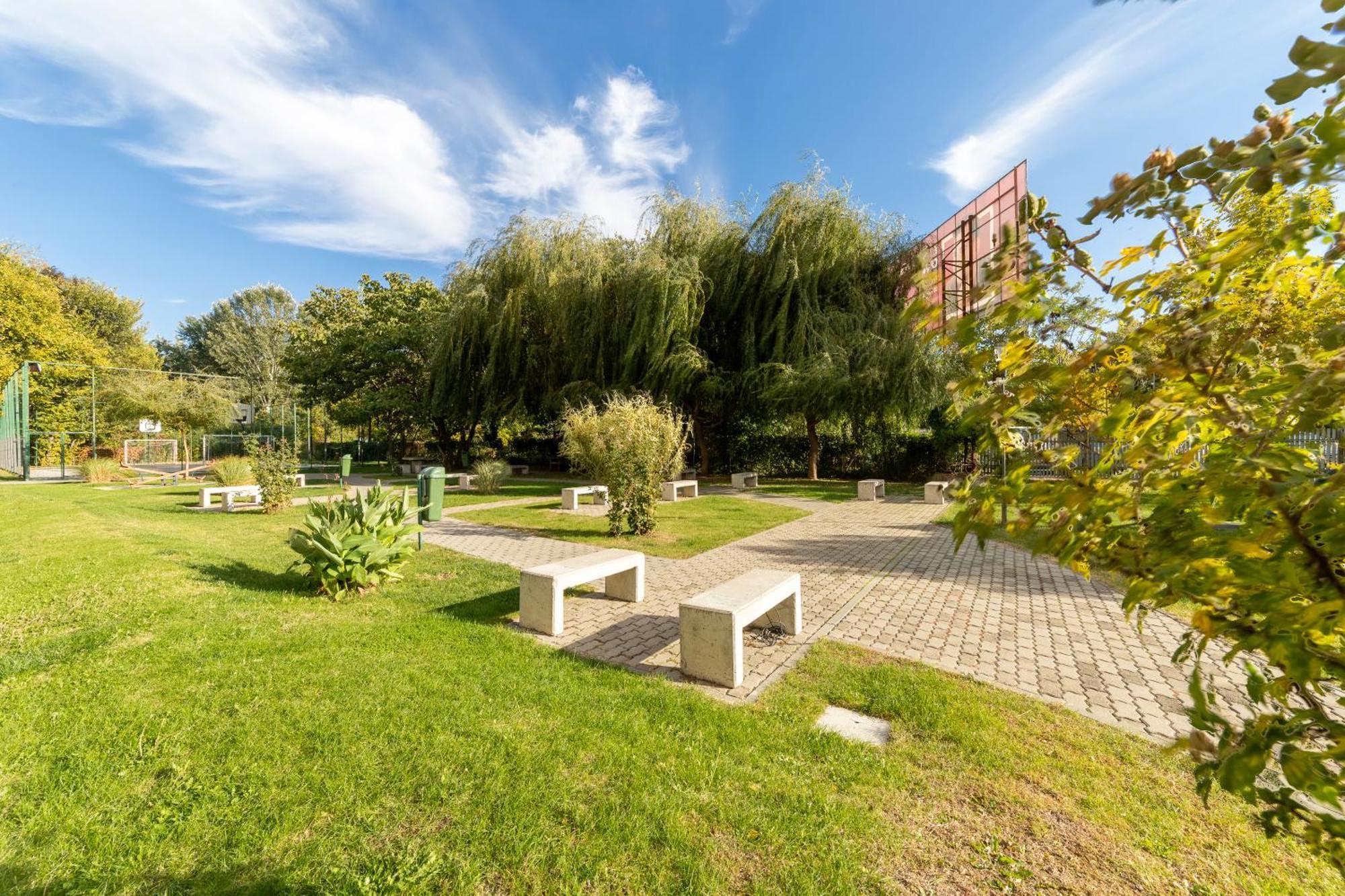 Ari Rose Apartment With Cozy Balcony Αράντ Εξωτερικό φωτογραφία