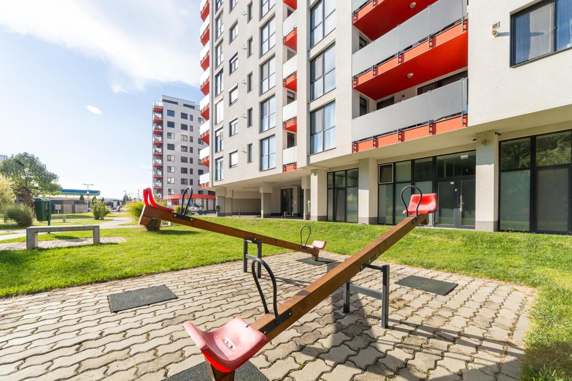 Ari Rose Apartment With Cozy Balcony Αράντ Εξωτερικό φωτογραφία